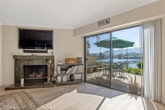 1158 S Westlake Blvd in Westlake Village, CA - Foto de edificio - Building Photo