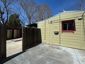 1217 Santa Clara Ave, Unit C in Alameda, CA - Building Photo