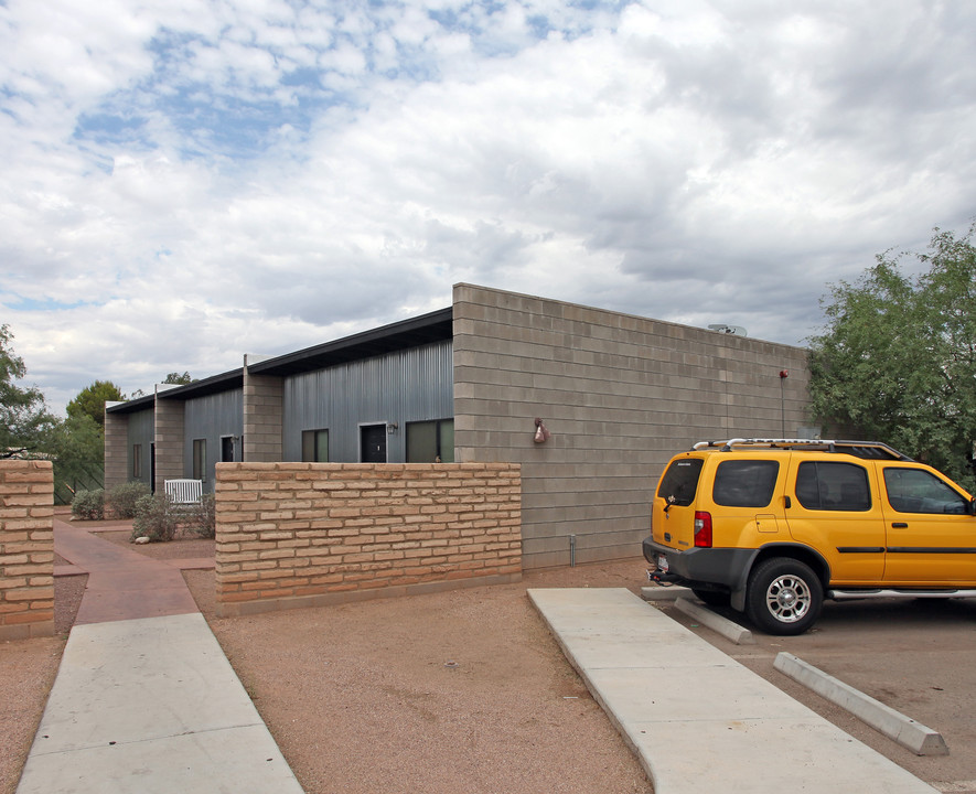 Multi Family & Excess Land in Tucson, AZ - Foto de edificio