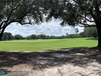 200 Jacaranda Country Club Dr in Plantation, FL - Building Photo - Building Photo