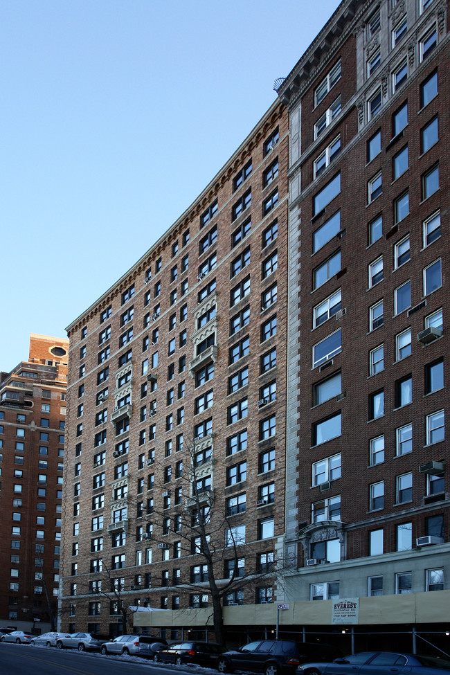 98 Riverside Dr in New York, NY - Building Photo - Building Photo