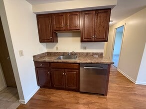 8899 New Country Dr in Cicero, NY - Building Photo - Building Photo