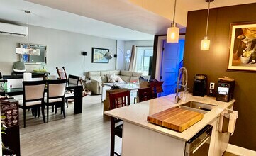 372 D'émeraude Rue in Candiac, QC - Building Photo - Building Photo