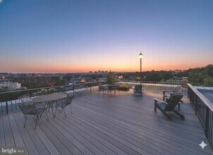 2129 Florida Ave NW, Unit 408 in Washington, DC - Foto de edificio - Building Photo