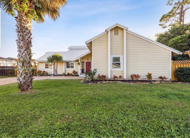 968 SW Sultan Dr in Port St. Lucie, FL - Building Photo - Building Photo