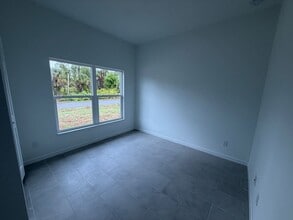 4218 E 30th St in Alva, FL - Building Photo - Building Photo