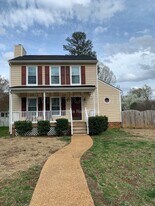 1703 Danhurst Dr in Midlothian, VA - Building Photo