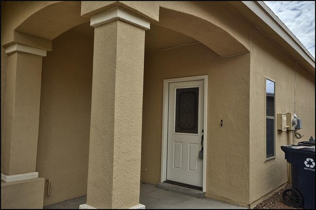 14302 Pancho Gonzalez Ct in El Paso, TX - Foto de edificio - Building Photo