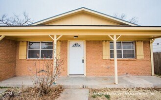 6408 24th St in Lubbock, TX - Building Photo