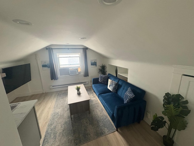 property at 2313 Grandview Ave