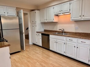 78 Foxwood Ln in Lake Barrington, IL - Building Photo - Building Photo