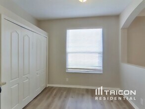 18315 Brookpark Dr in Tampa, FL - Building Photo - Building Photo