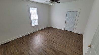 345 Oxford Rd in Oxford, GA - Building Photo - Building Photo