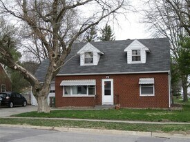 703 16th St in Ames, IA - Building Photo