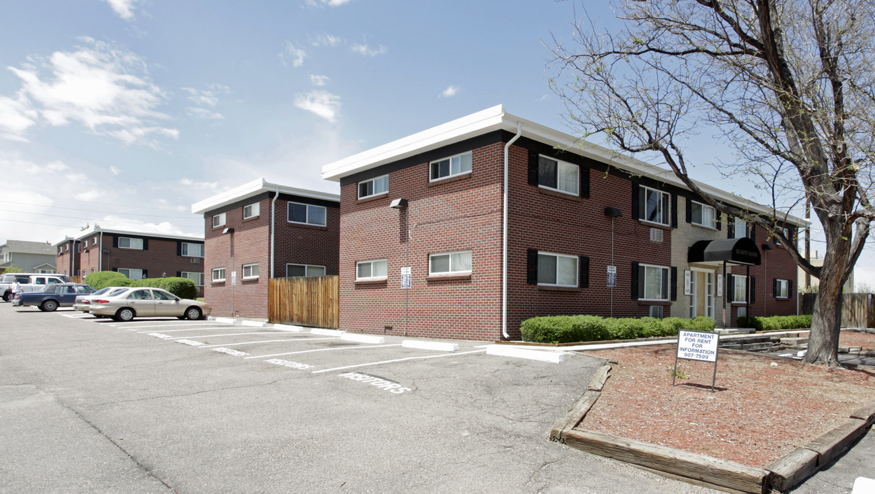 Belmont Manor in Lakewood, CO - Building Photo