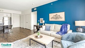 750 Fort Worth Ave in Dallas, TX - Building Photo