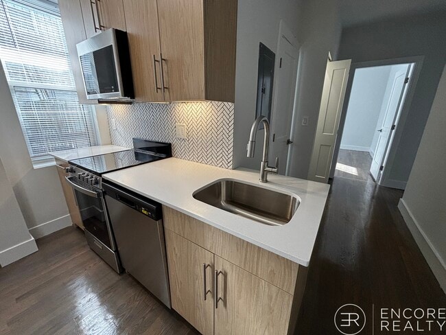 111 Park Dr in Boston, MA - Foto de edificio - Building Photo