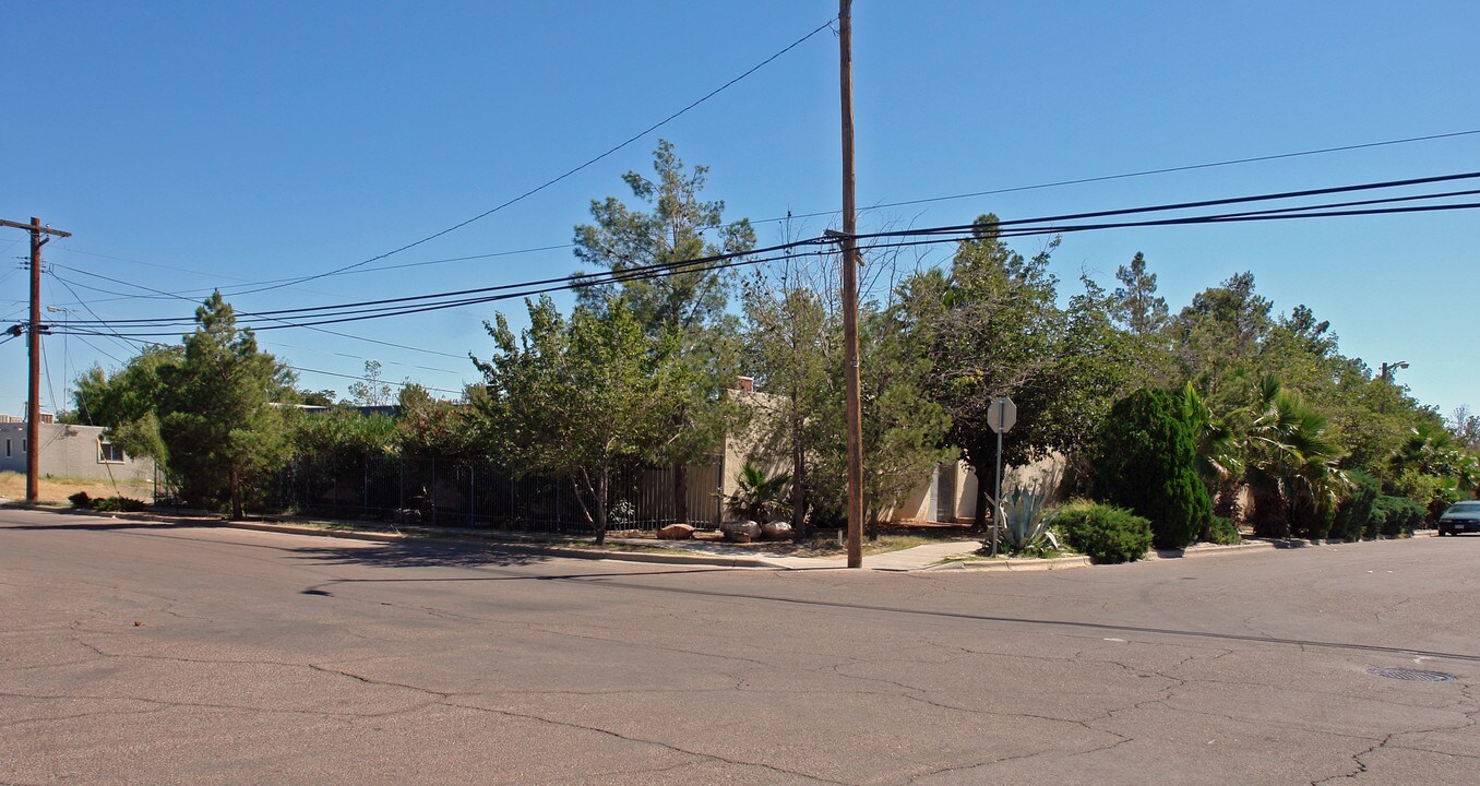 8836 Lawson St in El Paso, TX - Building Photo