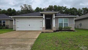 5157 Peach Dr in Milton, FL - Building Photo
