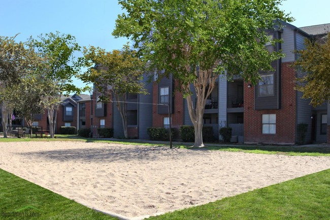 Clarewood Apartments in San Marcos, TX - Building Photo - Building Photo