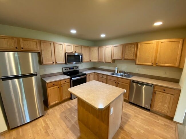 2969 Warbler Way in Bozeman, MT - Building Photo - Building Photo