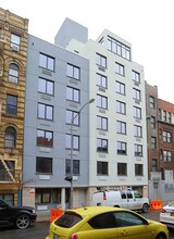 306 E 109th St in New York, NY - Foto de edificio - Building Photo