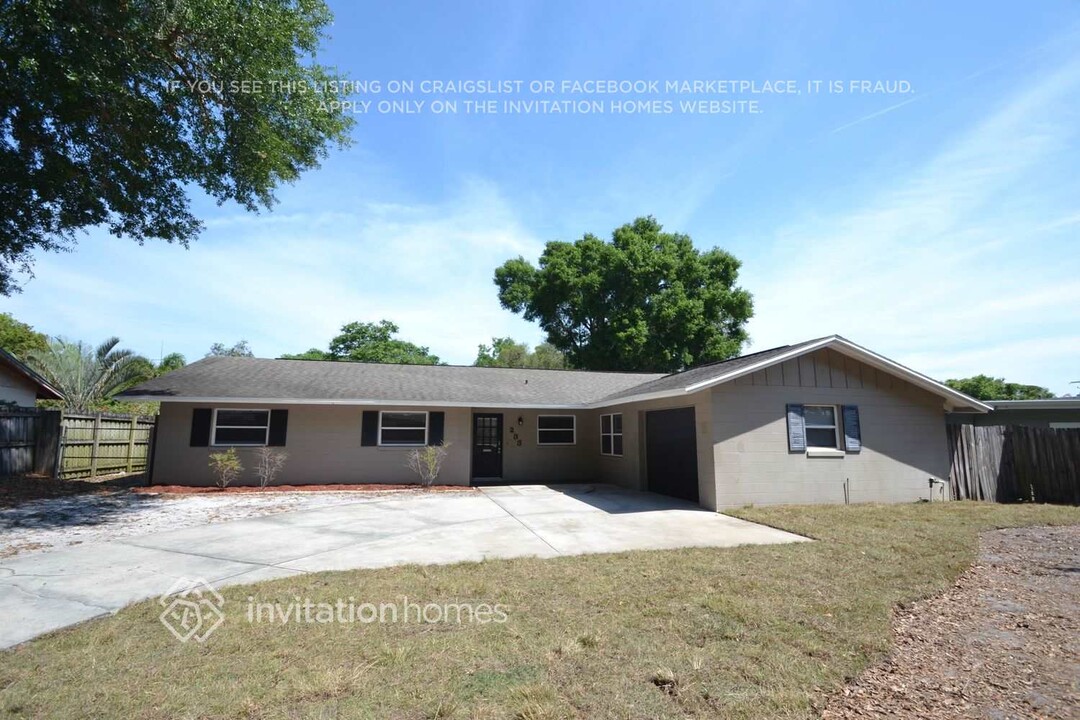 233 Spartan Dr in Maitland, FL - Building Photo