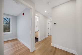 9-9 Wenham St in Boston, MA - Building Photo - Building Photo