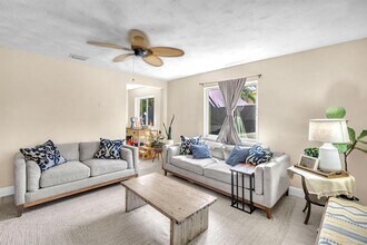 7548 Farragut St in Hollywood, FL - Building Photo - Building Photo