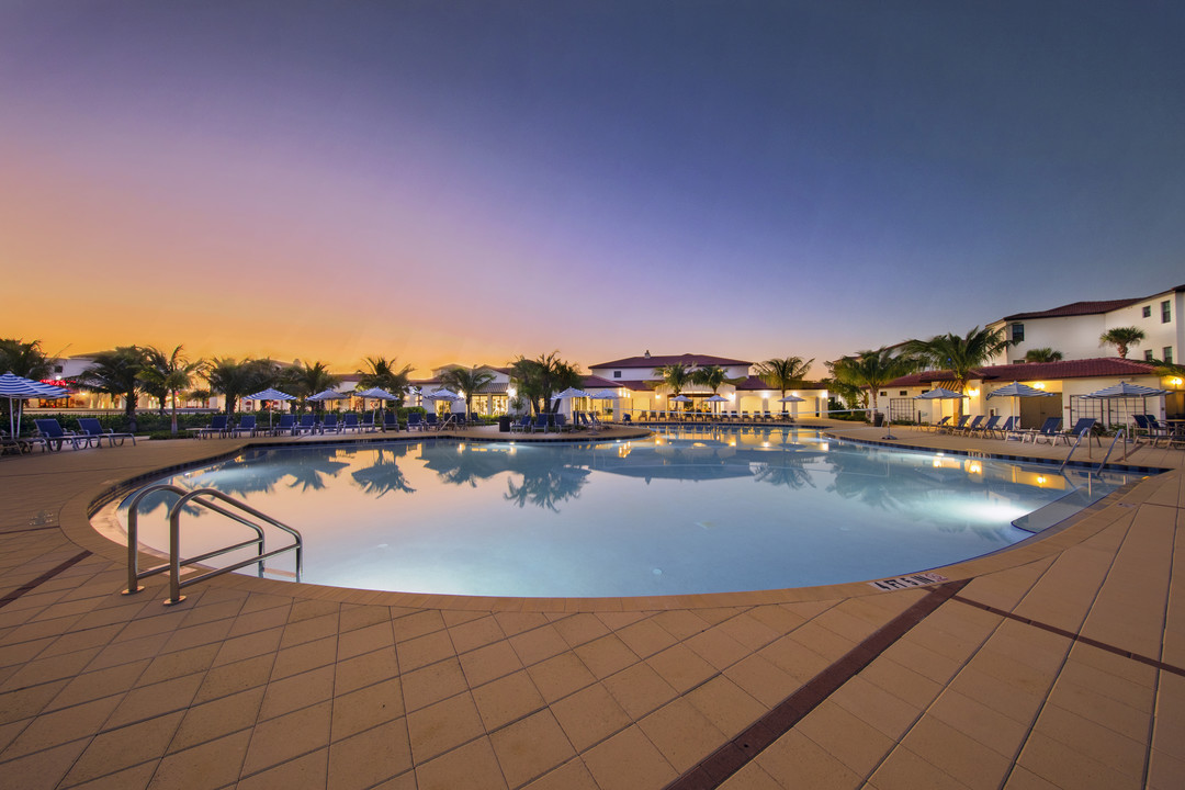 Residences at University Village in Ft. Myers, FL - Building Photo