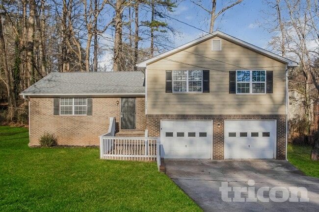 property at 2889 Darrah Ct SW