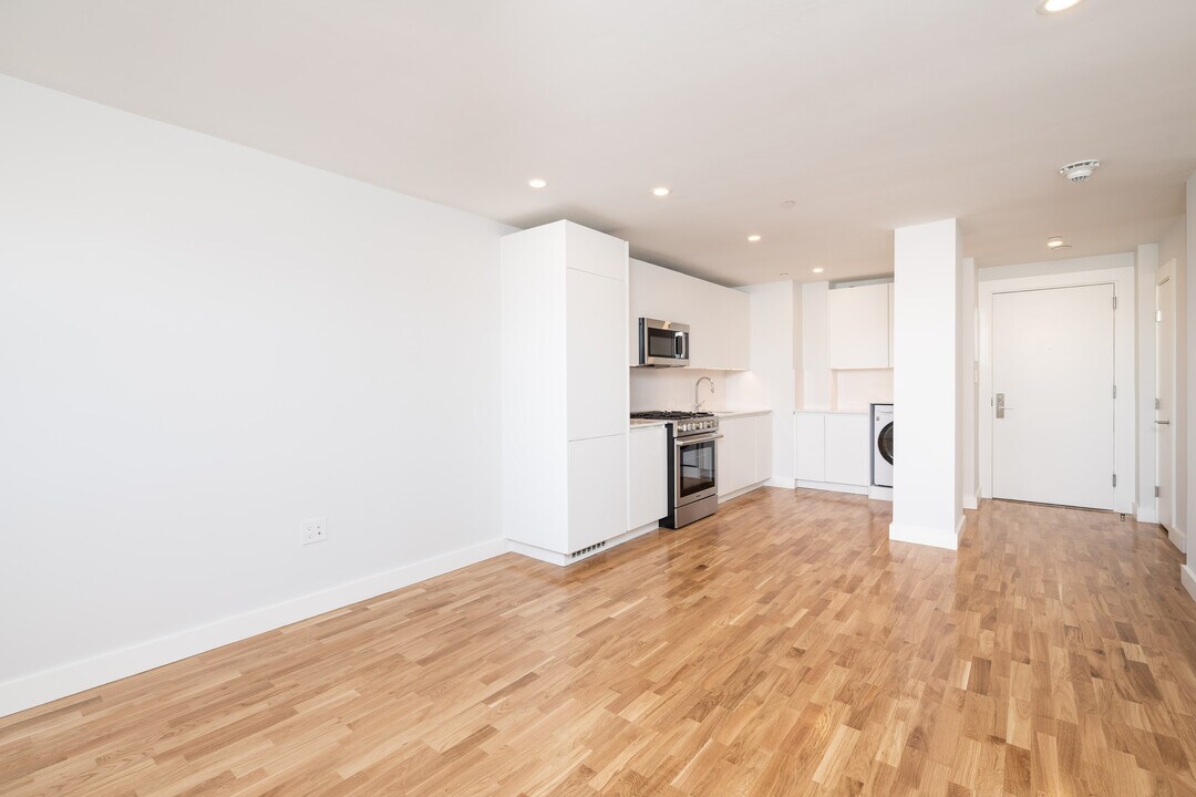 1400 Columbia Rd, Unit 15A in Boston, MA - Building Photo