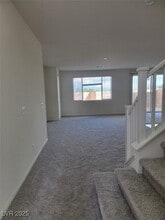 8418 Sycamore Crk St in Las Vegas, NV - Foto de edificio - Building Photo