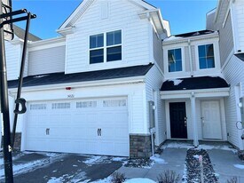 5021 Useppa Trl in Woodbury, MN - Building Photo