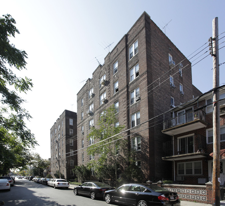 1570 East 14th Street Apartments in Brooklyn, NY - Foto de edificio