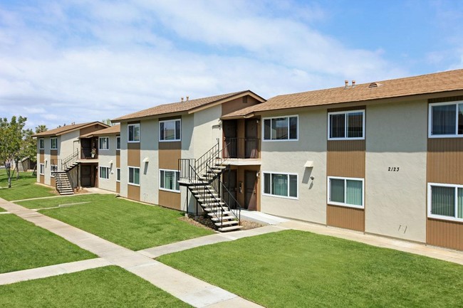 Parkwood Village in National City, CA - Foto de edificio - Building Photo