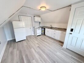 35 Hillside Ave in Meriden, CT - Building Photo