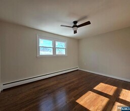 73 Hillcrest Ave in Woodland Park, NJ - Building Photo - Building Photo