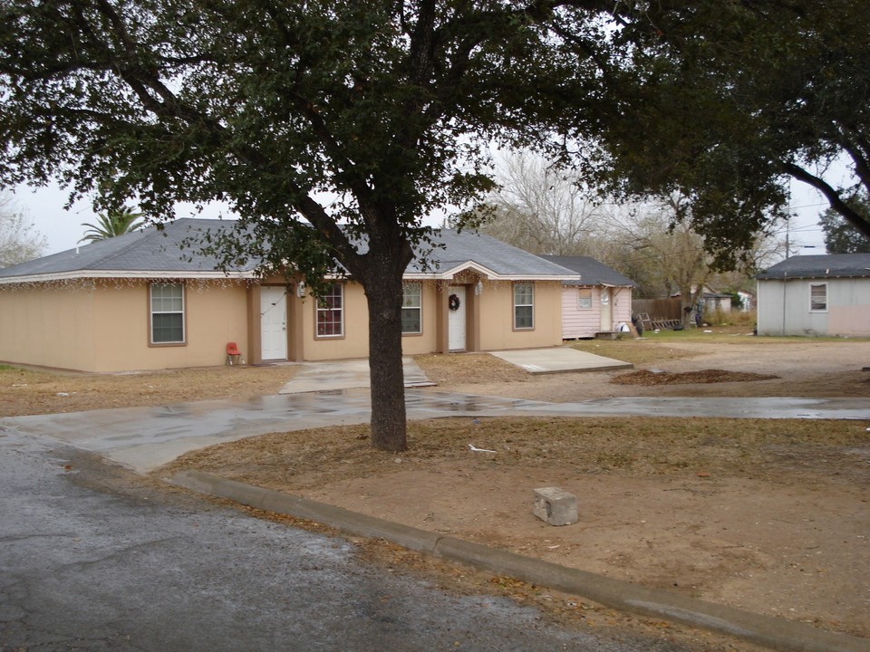 217 SW 6th St in Premont, TX - Building Photo