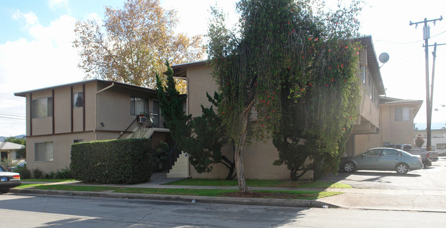 372 E Orlando Way in Covina, CA - Foto de edificio - Building Photo