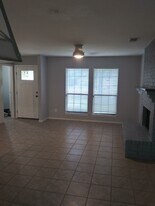 11 Redberry Ct in Spring, TX - Building Photo