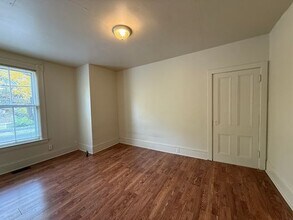 5770 26th Ave NE in Seattle, WA - Building Photo - Building Photo