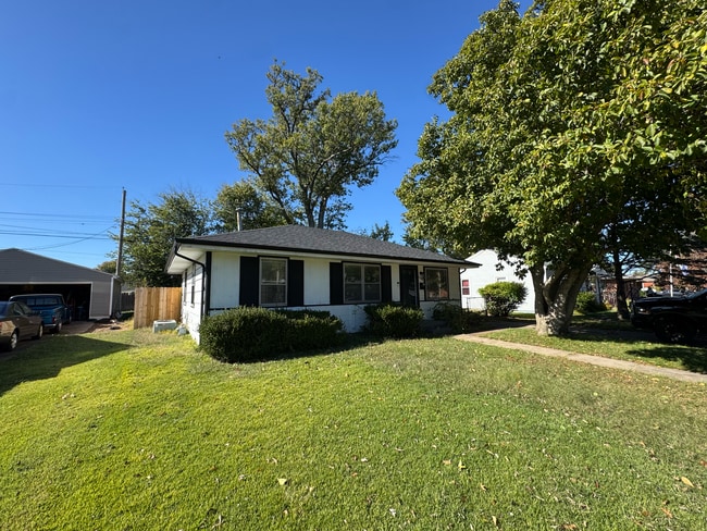 3008 Legion Park Dr in Owensboro, KY - Building Photo - Building Photo