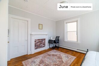 Private bedroom in 3 bed/1 bath Home in Boston, MA - Building Photo - Building Photo
