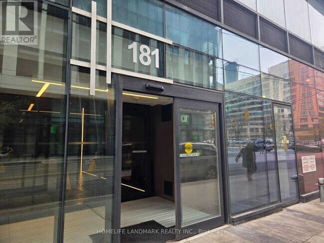 181-1181 Dundas St E in Toronto, ON - Building Photo - Building Photo
