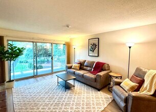 2505 S Kiwanis Ave, Unit 246 in Sioux Falls, SD - Foto de edificio - Building Photo