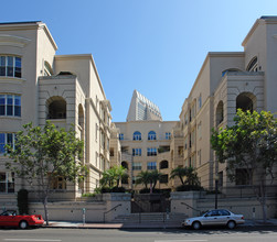 Columbia Place in San Diego, CA - Foto de edificio - Building Photo