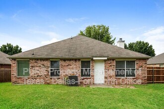 1205 Mule Deer Dr in Arlington, TX - Building Photo - Building Photo