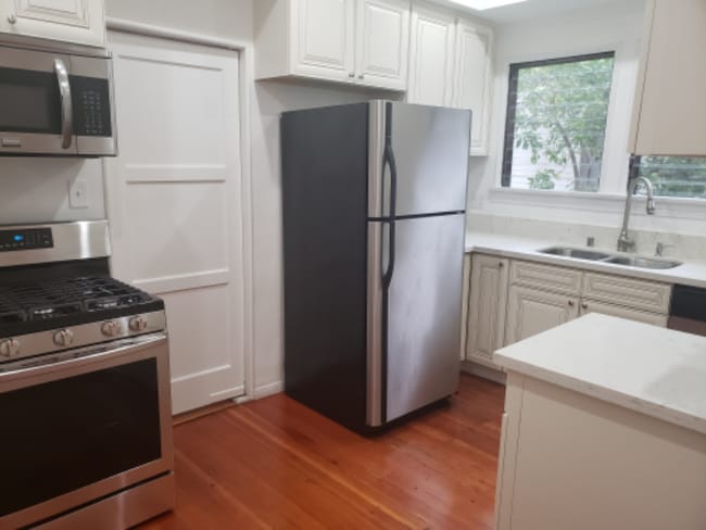 1104 E California Ave in Glendale, CA - Building Photo - Building Photo