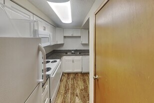 94 E 18th Ave in Columbus, OH - Building Photo